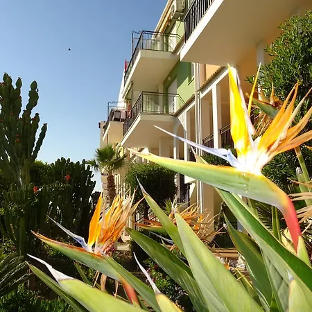 Apartamento Pequeno Mar Azul